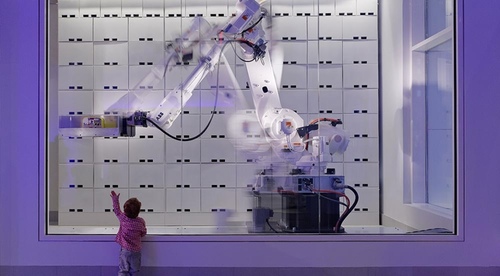 El robot de Yotel guarda las maletas sin empleados